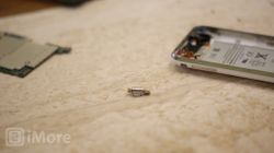 How to replace the vibrator assembly in your iPhone 3G or 3GS