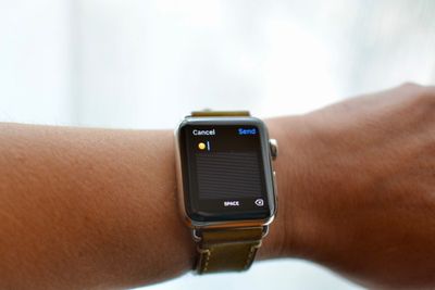 Send a more personalized emoji on Apple Watch using Scribble