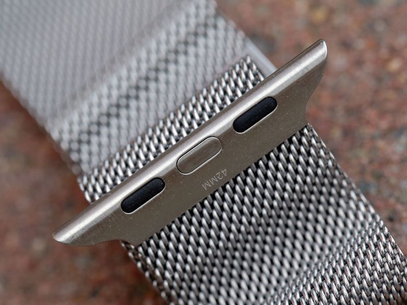 Milanese Loop lug from the bottom