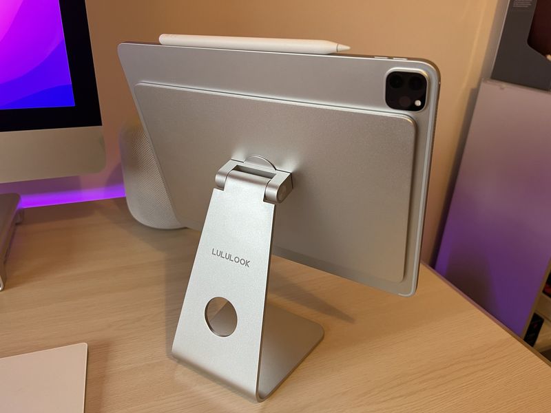 Review: Lululook's magnetic stand transforms your iPad Pro into a display