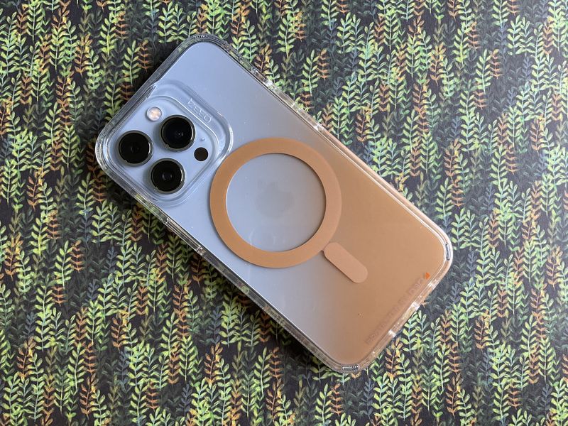 Review: Protect your iPhone with ombré ZAGG Gear4 Milan Snap iPhone Case