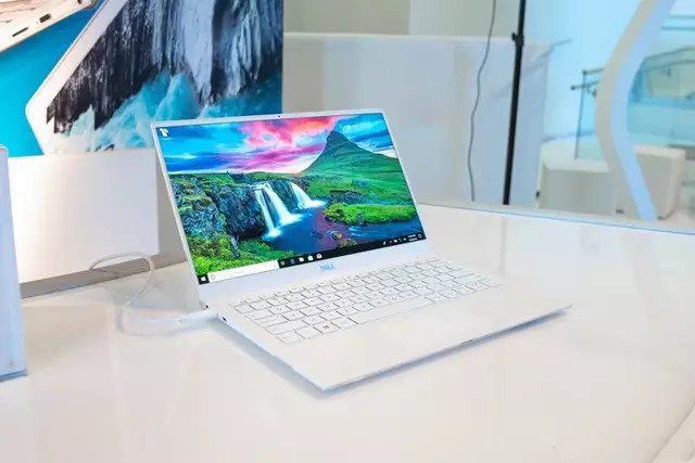 In the picture is a 13-inch Dell XPS in white taken by the folks over at Windows Central.