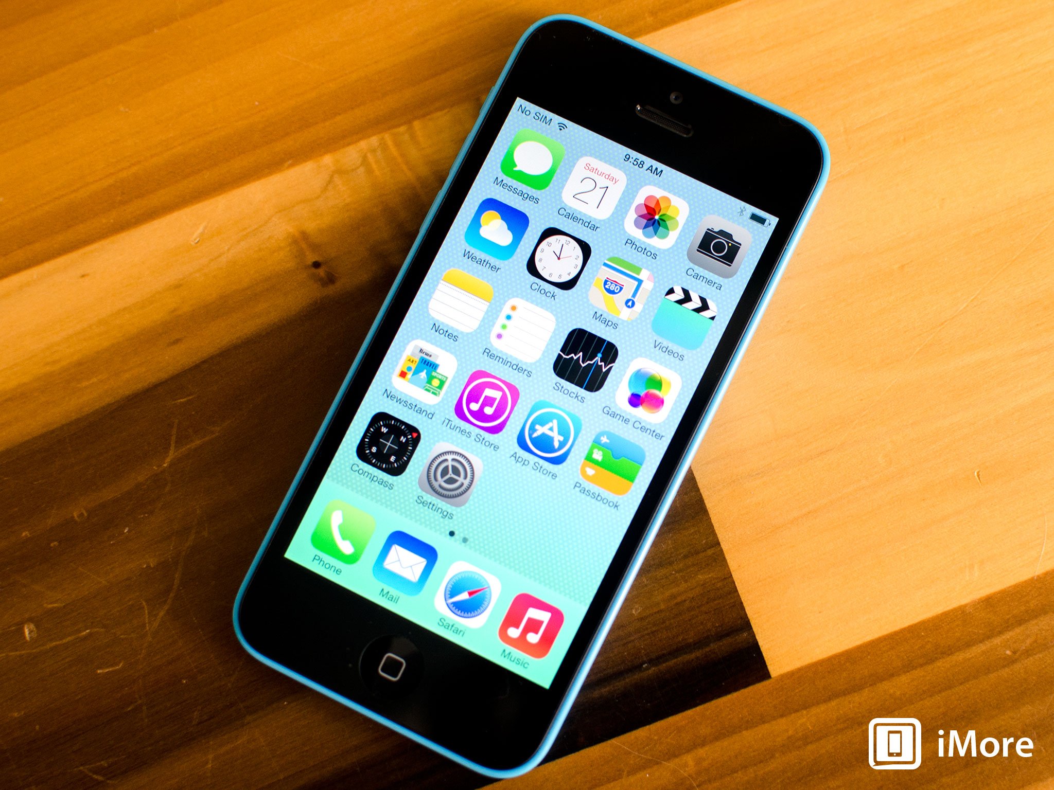 Cleanup on aisle 5: Why Apple is making an 8GB iPhone 5c and re-launching the iPad 4