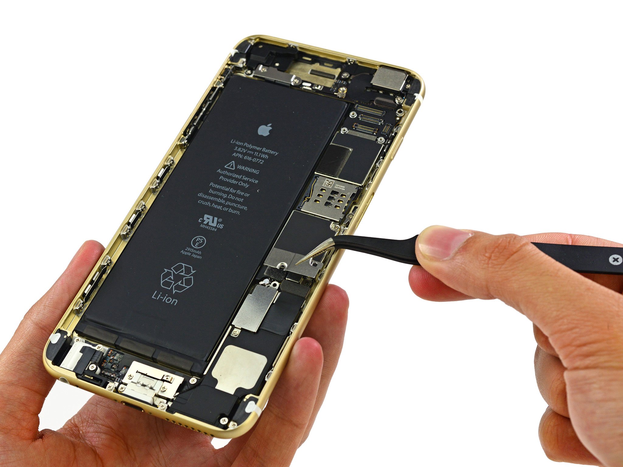 iPhone 6 Plus gets torn down, monstrous 2915 mAh battery found inside