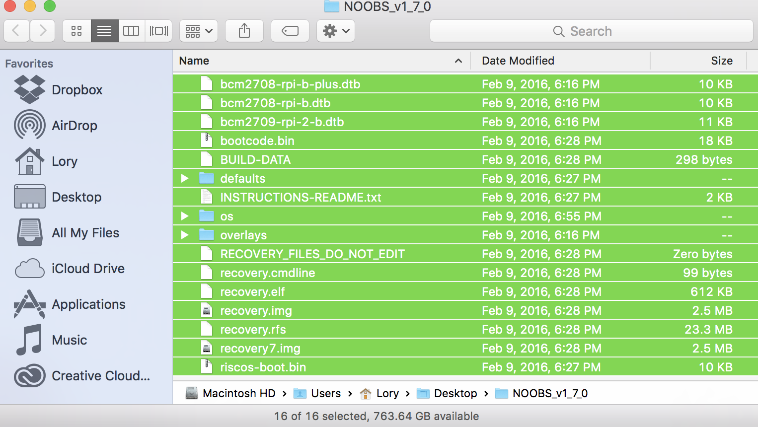 Перетаскивание файлов NOOBS на SD-карту