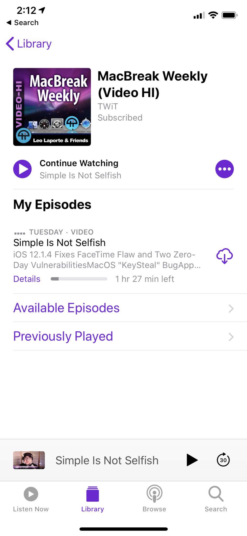 Приложение Apple Podcasts, показывающее список эпизодов MacBreak Weekly