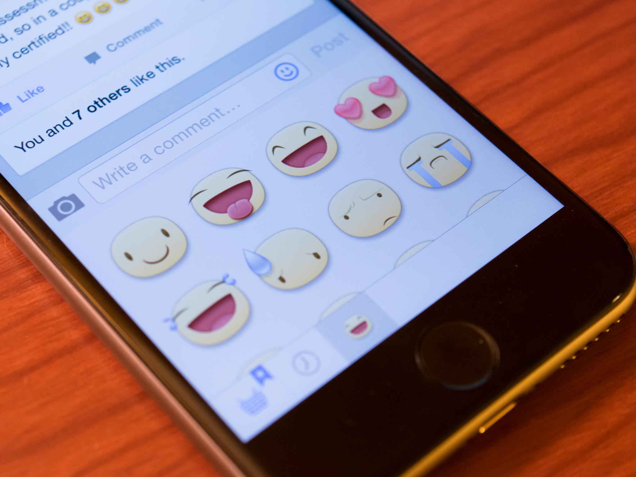 Facebook now lets you comment with stickers