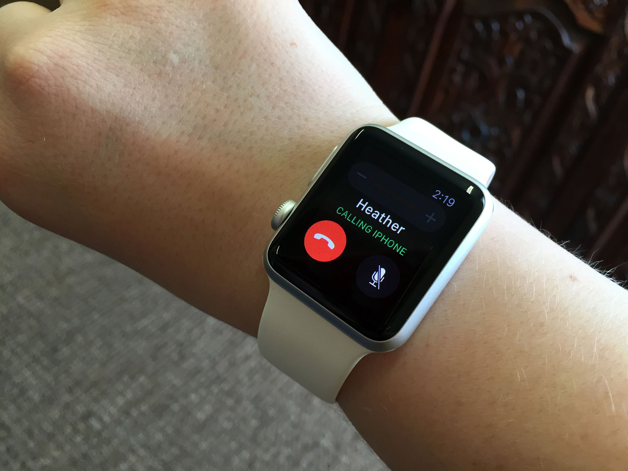 How to make a call with Apple Watch