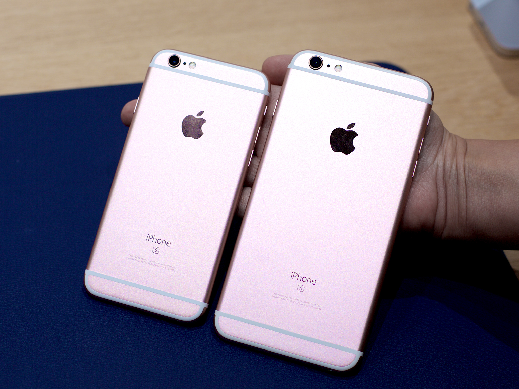 Måne sagtmodighed Krav What size iPhone should you get: iPhone 6s or iPhone 6s Plus? | iMore