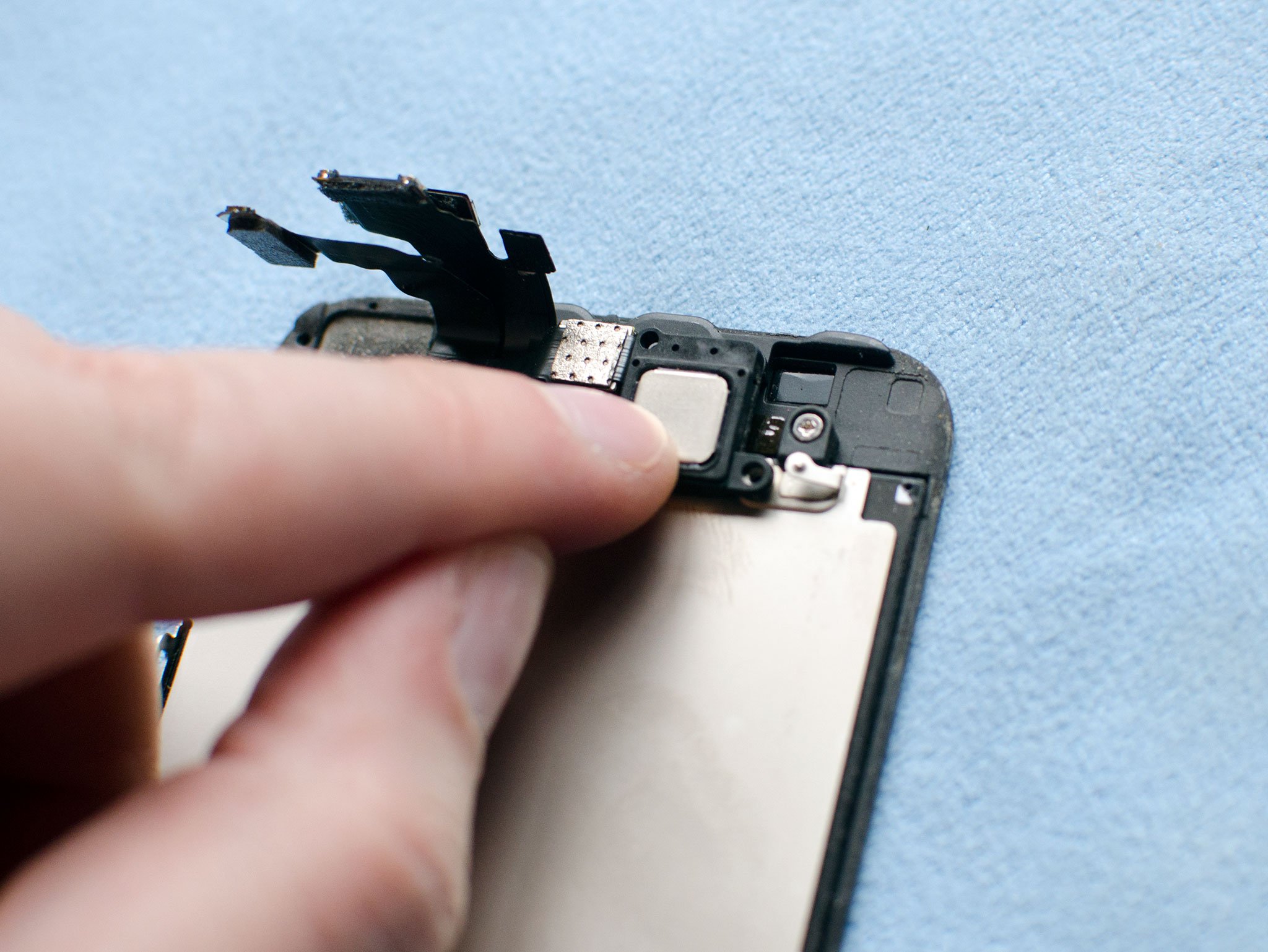 How to DIY replace a blown earpiece on an iPhone 5