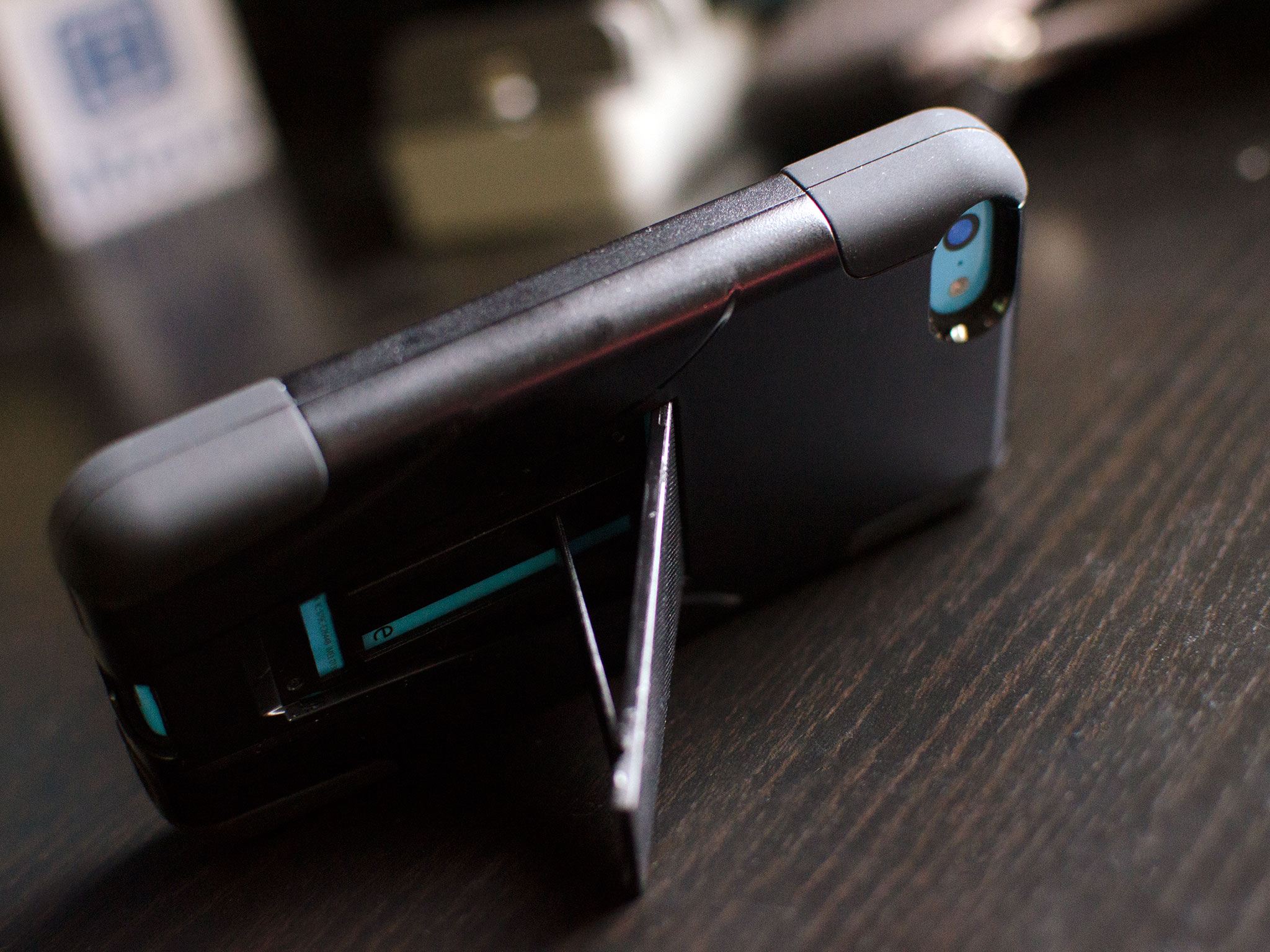 Amzer Double Layer Hybrid Case with Kickstand for iPhone 5c review