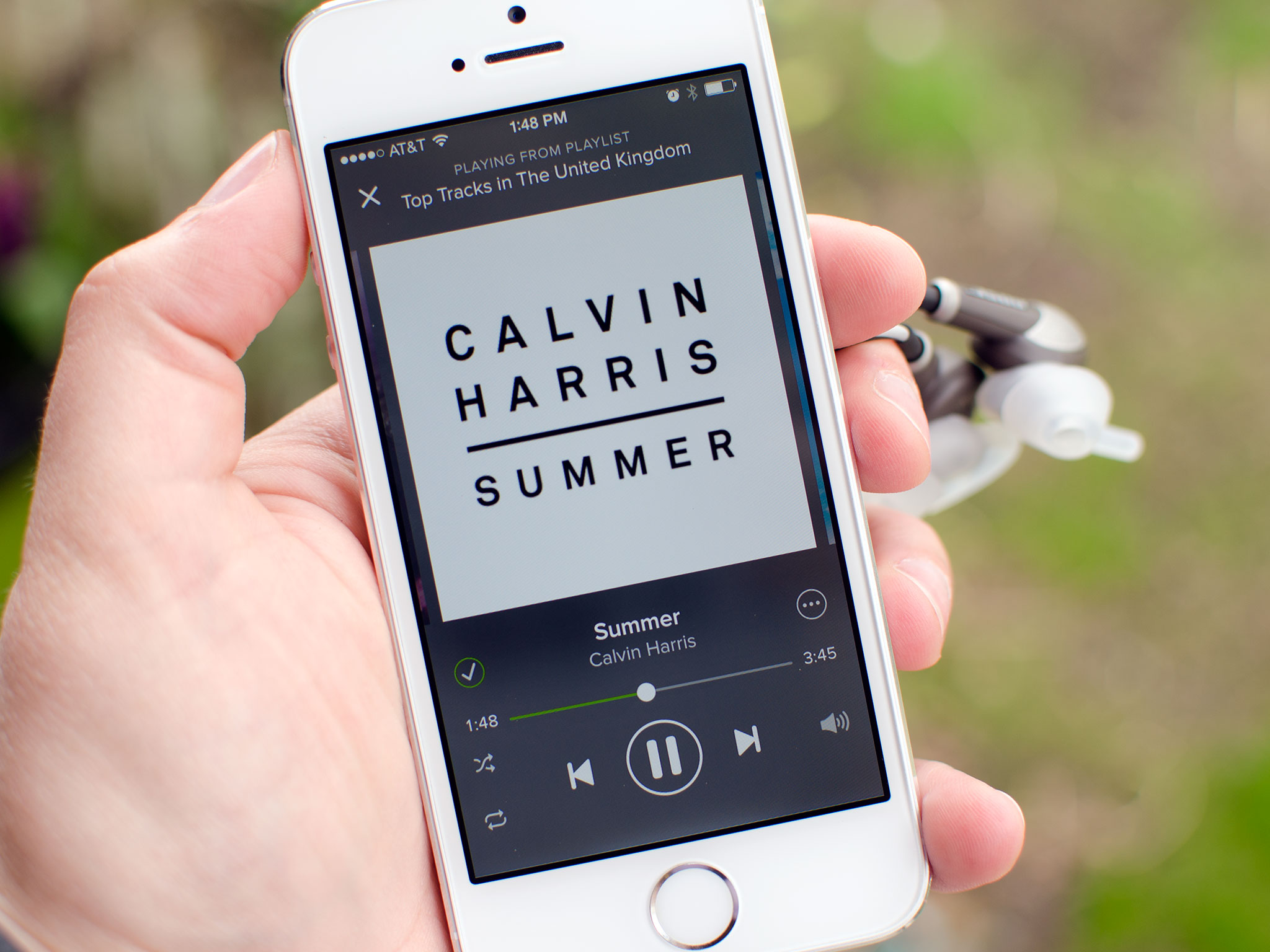 Spotify for iPhone review: Finally, some progress!