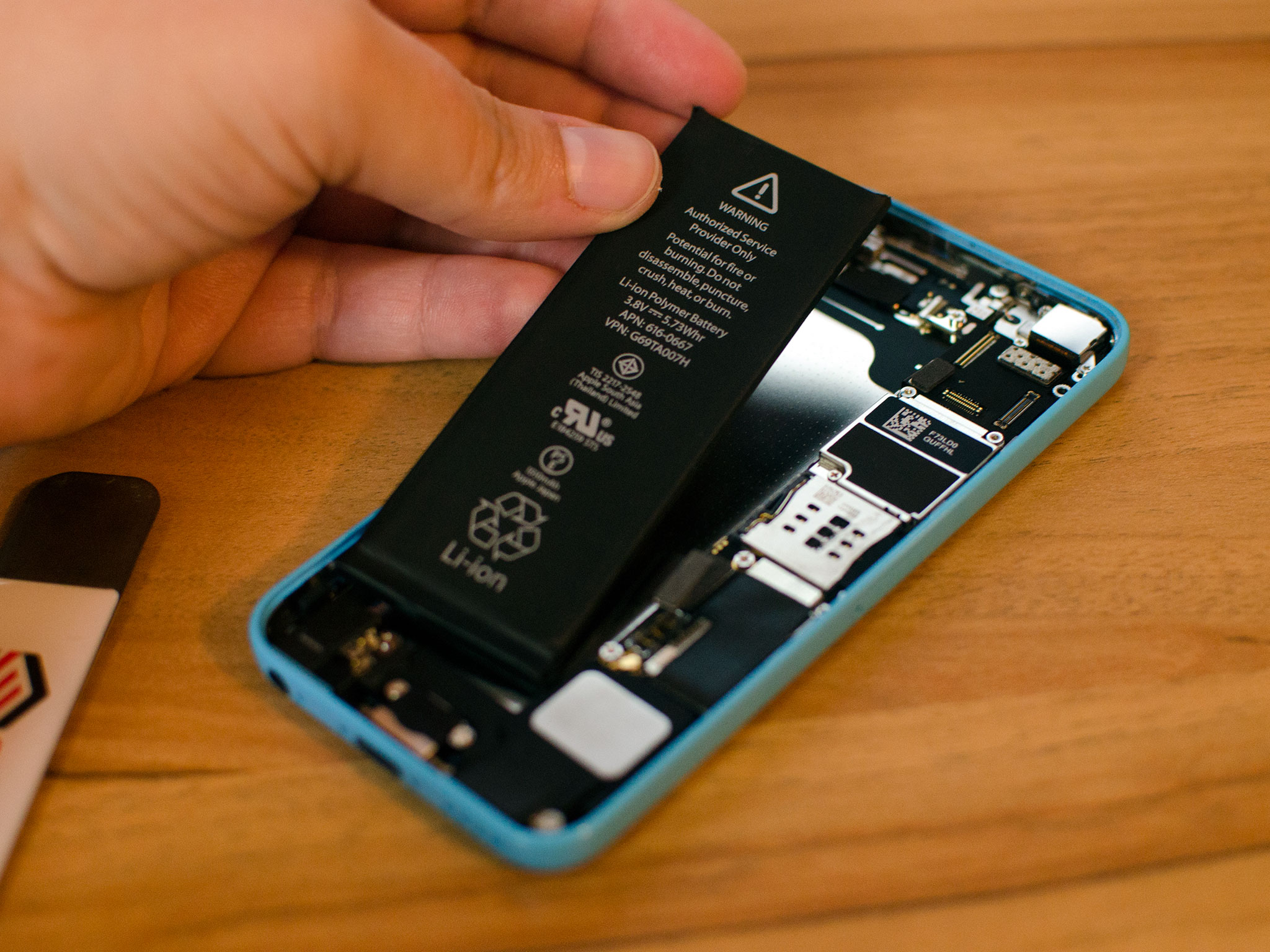 How to replace the battery in an iPhone 5c