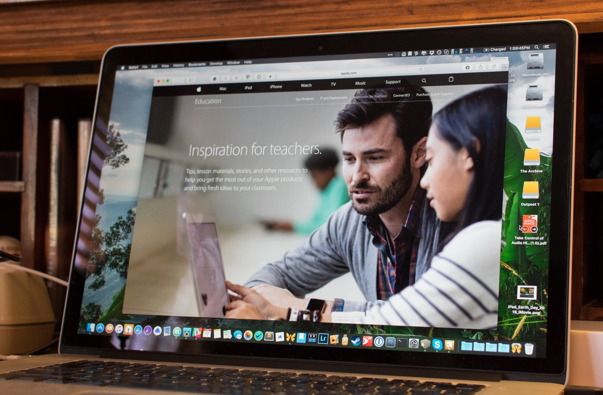 Apple offers tips for using its devices in classrooms with new site